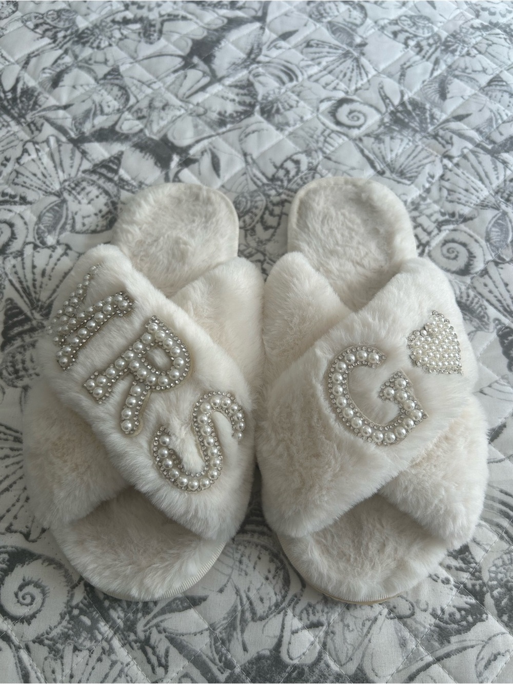 Pearl-Embellished Ivory Faux-Fur Slide Slippers
